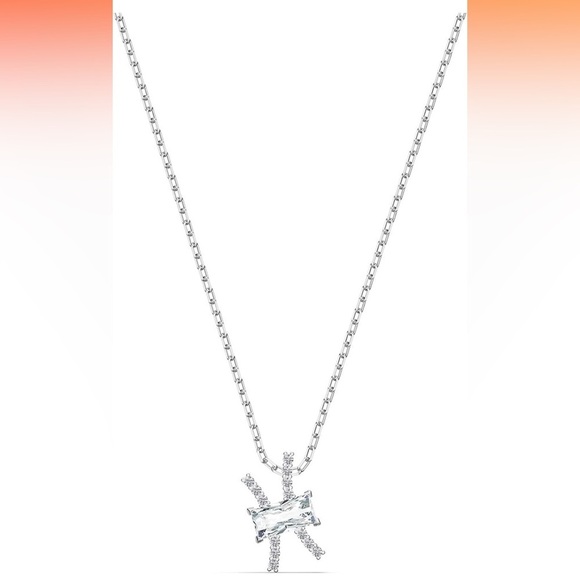 🎁PERFECT GIFT IDEA  🎁 SWAROVSKI Pisces Zodiac II necklace with emerald crystal. - Picture 3 of 12